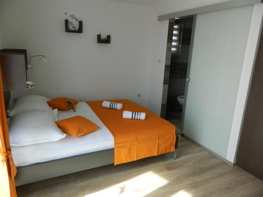 פודגורה Apartmani Marinovic מראה חיצוני תמונה
