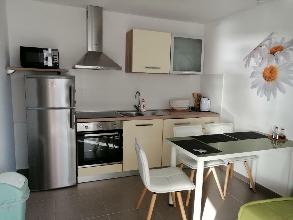 פודגורה Apartmani Marinovic מראה חיצוני תמונה