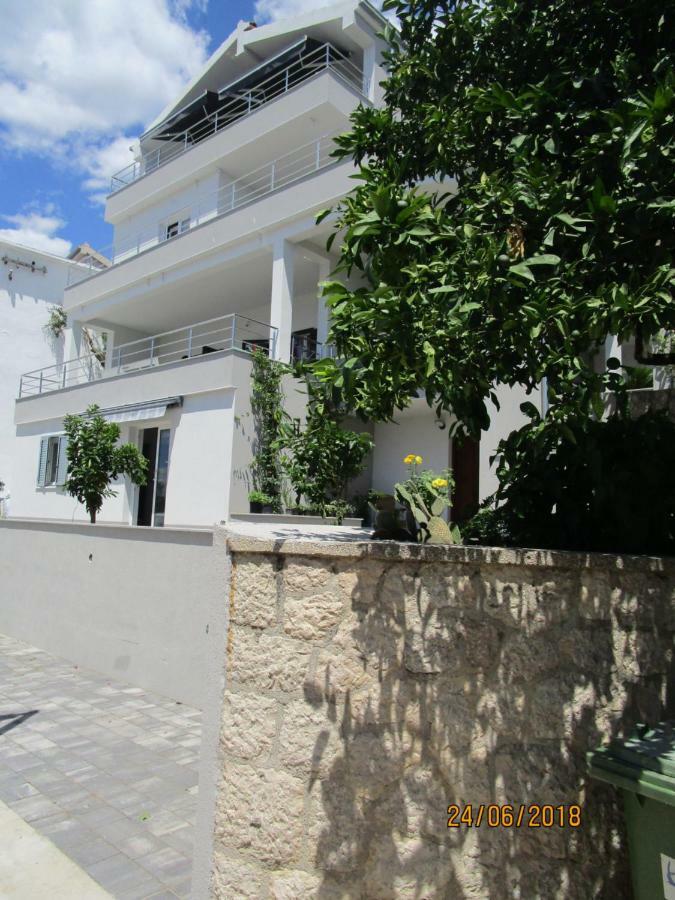 פודגורה Apartmani Marinovic מראה חיצוני תמונה